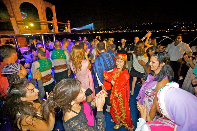 Bosphorus Cruise, Dinner, Dance, Drinks, Belly Dance, Istanbul, Turkey, IHO